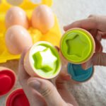 จับคู่ไข่เรขาคณิต เรียนรู้รูปทรง พร้อมเสริมพัฒนาารของกล้ามเนื้อมัดเล็ก