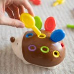 เสียบหมุดเม่นน้อย ของเล่นเด็ก 1 ขวบ 13-15 เดือน